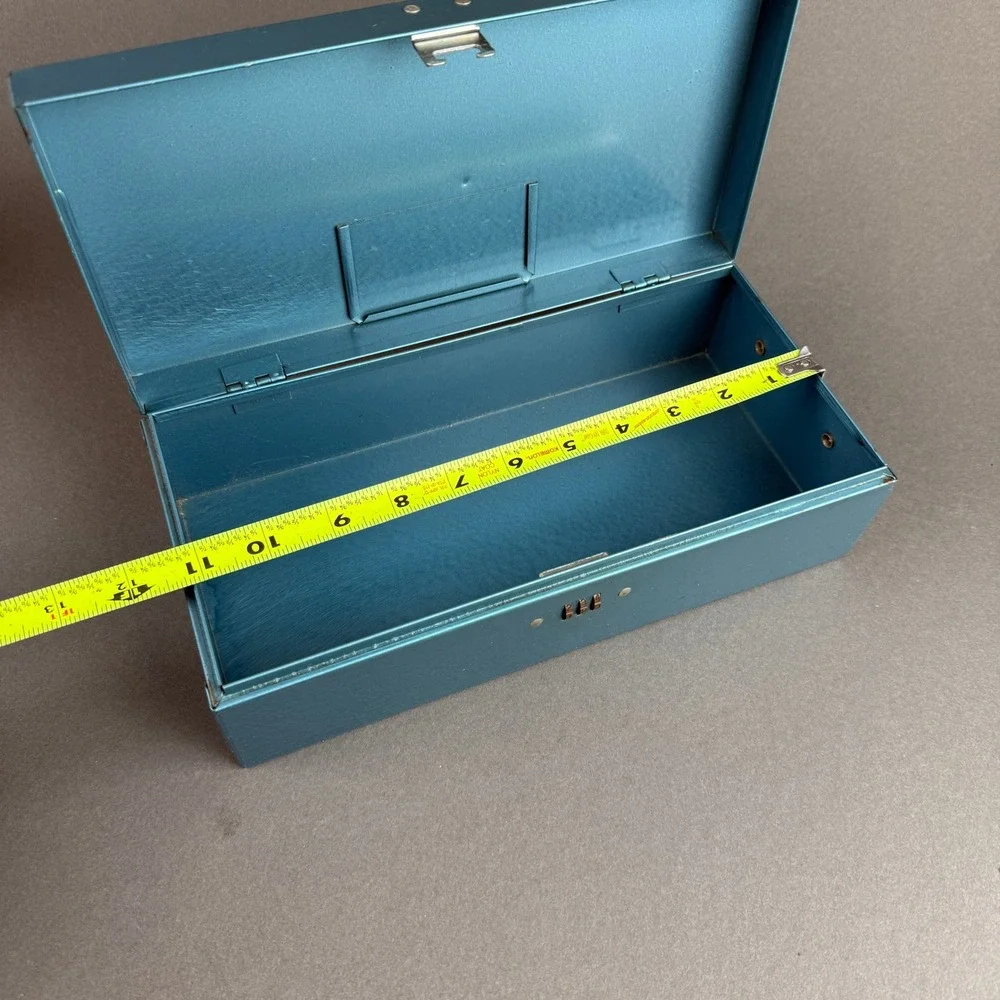 Unbranded vintage metal